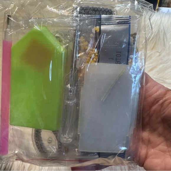 DIY diamond art teddy bear pencil holder craft - Picture 6 of 8